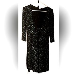 Gap maternity dress black floral with front tie. Size small. In great condition